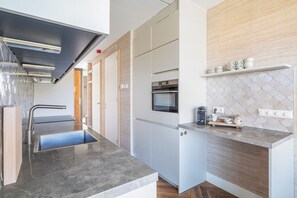 Dishwasher, dining tables