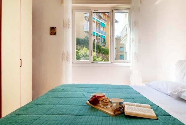1 chambre, fer et planche à repasser, accès au Wi-Fi (inclus)