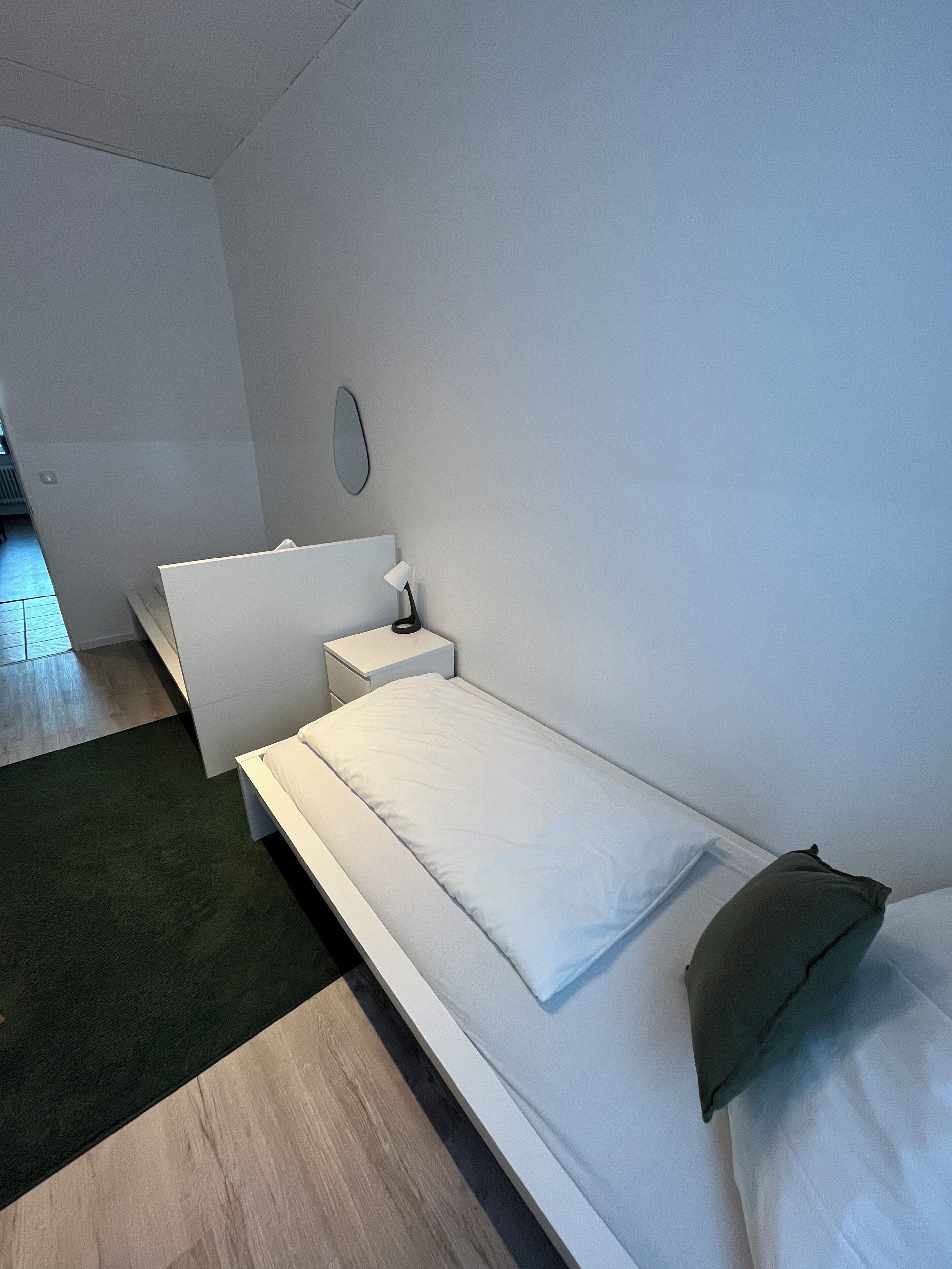 Habitación básica doble | Escritorio, espacio para trabajar con un portátil, wifi gratis