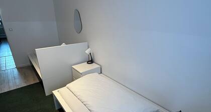 D10 I shared bathrooms&kitchen