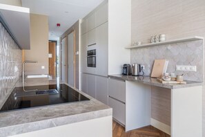 غسالة أطباق، مائدة طعام