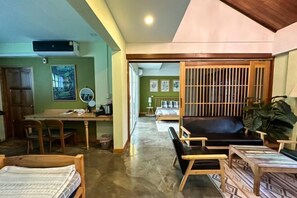 Room - T-House BKK 2floors near BTS with Swimming pool and Free Wifi (Bangkok)