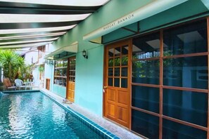 Outdoor pool - T-House BKK 2floors near BTS with Swimming pool and Free Wifi (Bangkok)
