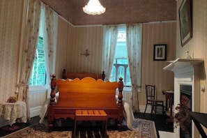 Room - BURNSIDE HOMESTEAD (Elderslie)