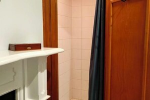 Room - BURNSIDE HOMESTEAD (Elderslie)