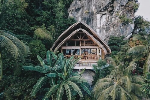 Exclusive & Private Island Resort: Floral Island