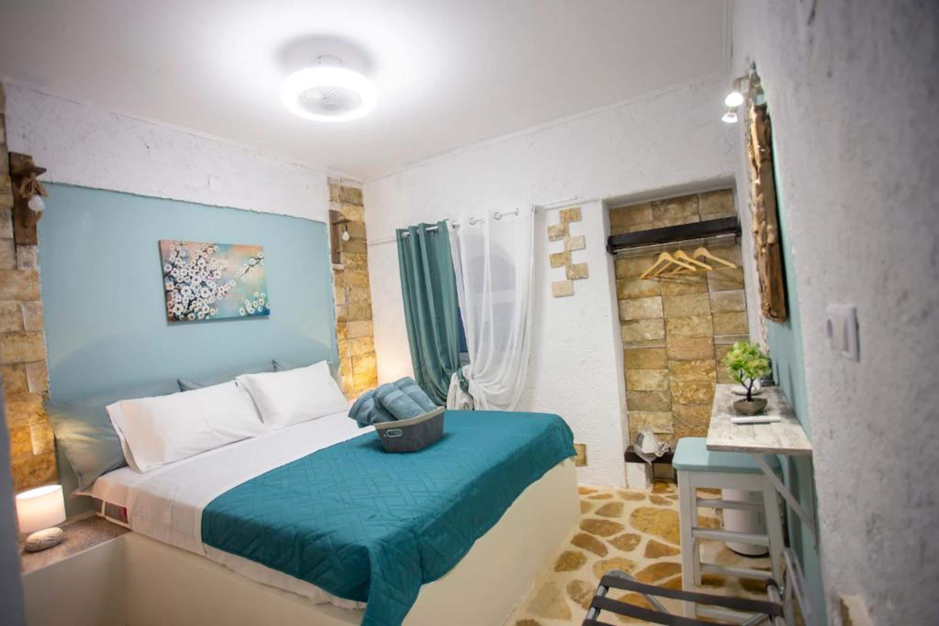 Studio, Smoking | 2 bedrooms