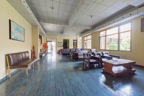 Front of property - Hotel Budi Famili Budget Syariah (Ciamis)