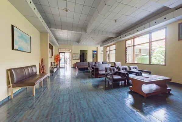 Front of property - Hotel Budi Famili Budget Syariah (Ciamis)