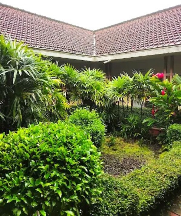 Exterior - Hotel Budi Famili Budget Syariah (Ciamis)