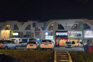 Restaurant - Trivium Terrace Apartment Lippo Cikarang (Min Stay 3 Nights) (South Cikarang)