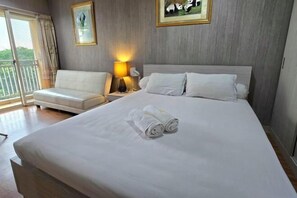 Room - Lake View 3BRs @Lippo Cikarang (Min Stay 3 Nights) (South Cikarang)