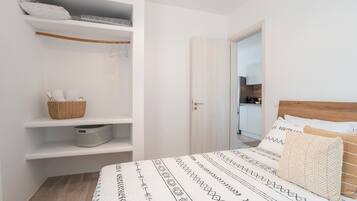 1 slaapkamer, een strijkplank/strijkijzer, wifi, beddengoed