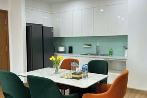 Unclassified image, 3 of 21, button - Vinhomes Royal City Apartments - Sunhometel (Hanoi)