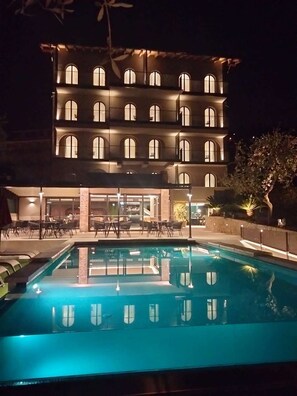 Piscine extérieure