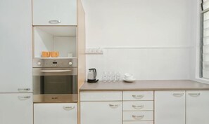 Private kitchen - Damansara Damai 9Pax 4 Rooms (Petaling Jaya)