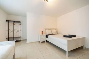 Unclassified image, 3 of 8, button - Peaceful Swiss Retreat Parking + Private Balcony (Safenwil)