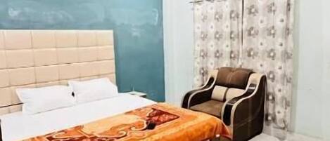 Iron/ironing board, free WiFi