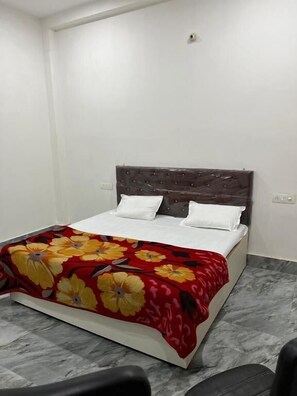 غرفة فردية - بشرفة | مكواة/لوح كي وواي فاي مجانًا