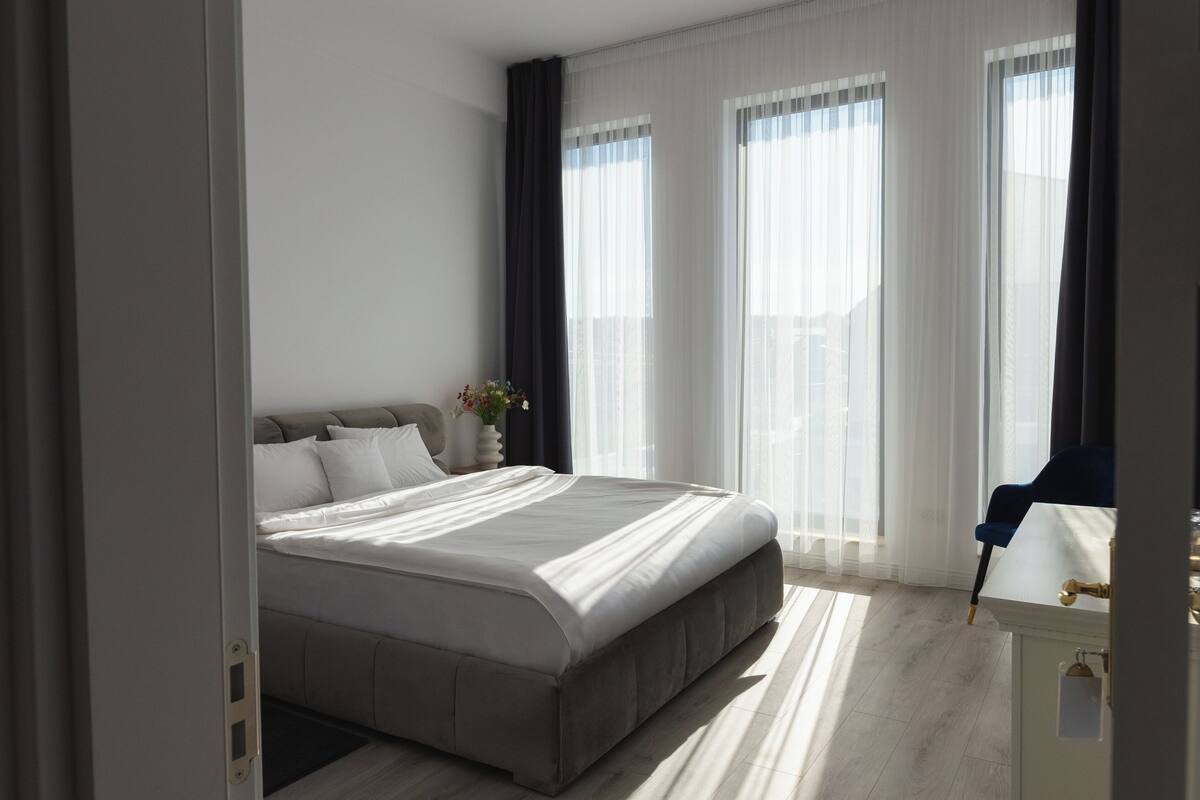 Comfort-Doppelzimmer, Balkon, Poolblick | Kostenloses WLAN