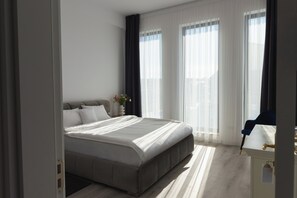 Comfort-Doppelzimmer, Balkon, Poolblick | Kostenloses WLAN