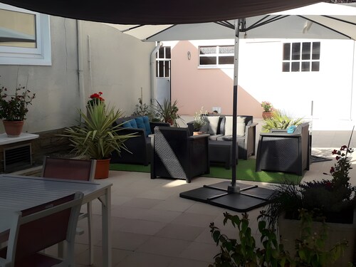 Chambre d'hôtes 'Chambre Le Mans' avec terrasse partagée, jardin partagé et Wi-Fi