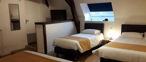 1 bedroom, WiFi, bed sheets