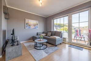 Télévision, livres, chaîne hi-fi