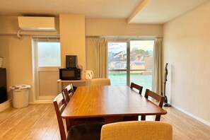 Dining - Luxurious stay with a rooftop balcony of over 100 square meters! (Tokyo)