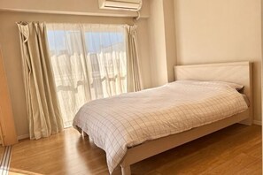 Room - Luxurious stay with a rooftop balcony of over 100 square meters! (Tokyo)
