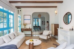 Unclassified image, 4 of 43, button - domdomHOUSE Villa - 1min to beach (Ha Long)