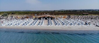 ลักซ์ มินต์ อพาร์ตเมนต์ - สถานที่หรูหราทันสมัยพร้อมวิวทะเล  