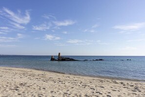 Apartment, 4 Bedrooms, Accessible, Smoking | Beach