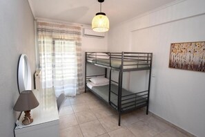 Apartment, 4 Bedrooms, Accessible, Smoking