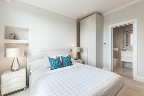 Unclassified image, 5 of 17, button - 313 Premium Maisonette (London)