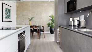 茶具/咖啡用具、冰箱、微波炉、烤箱