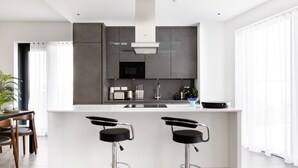 茶具/咖啡用具、冰箱、微波炉、烤箱