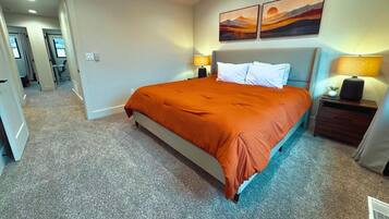 3 habitaciones, escritorio, tabla de planchar con plancha y wifi gratis