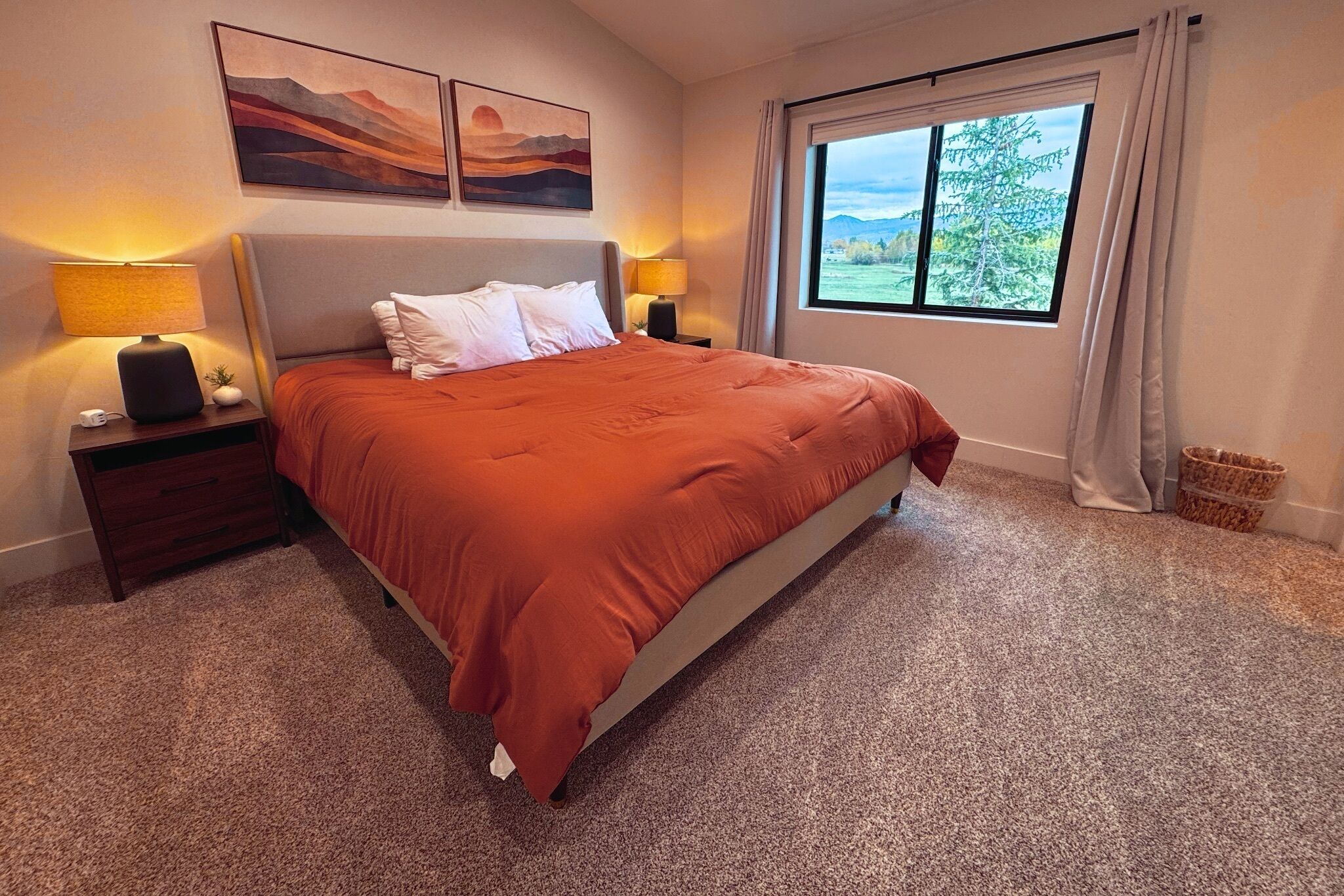 3 bedrooms, desk, iron/ironing board, free WiFi