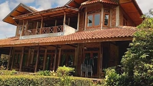 Exterior - Large Bogor Villa w/ Pool, BBQ Grill& Fishing Spot (Cigombong)