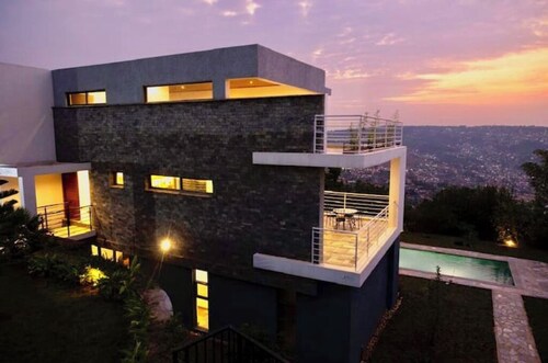 Maison Lumière - Elegant 3-floor villa in Kigali