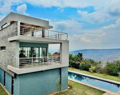 Maison Lumière - Elegant 3-floor villa in Kigali