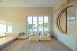 Interior - 4 bedroom pool villa in Chiang Mai city close to airport (Chiang Mai)