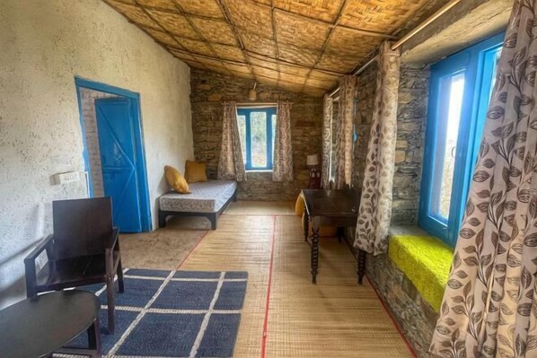 Restaurant - Burans Kot Heritage Home - Ramgarh (Nainital)