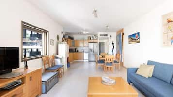 Bàn ủi/dụng cụ ủi quần áo