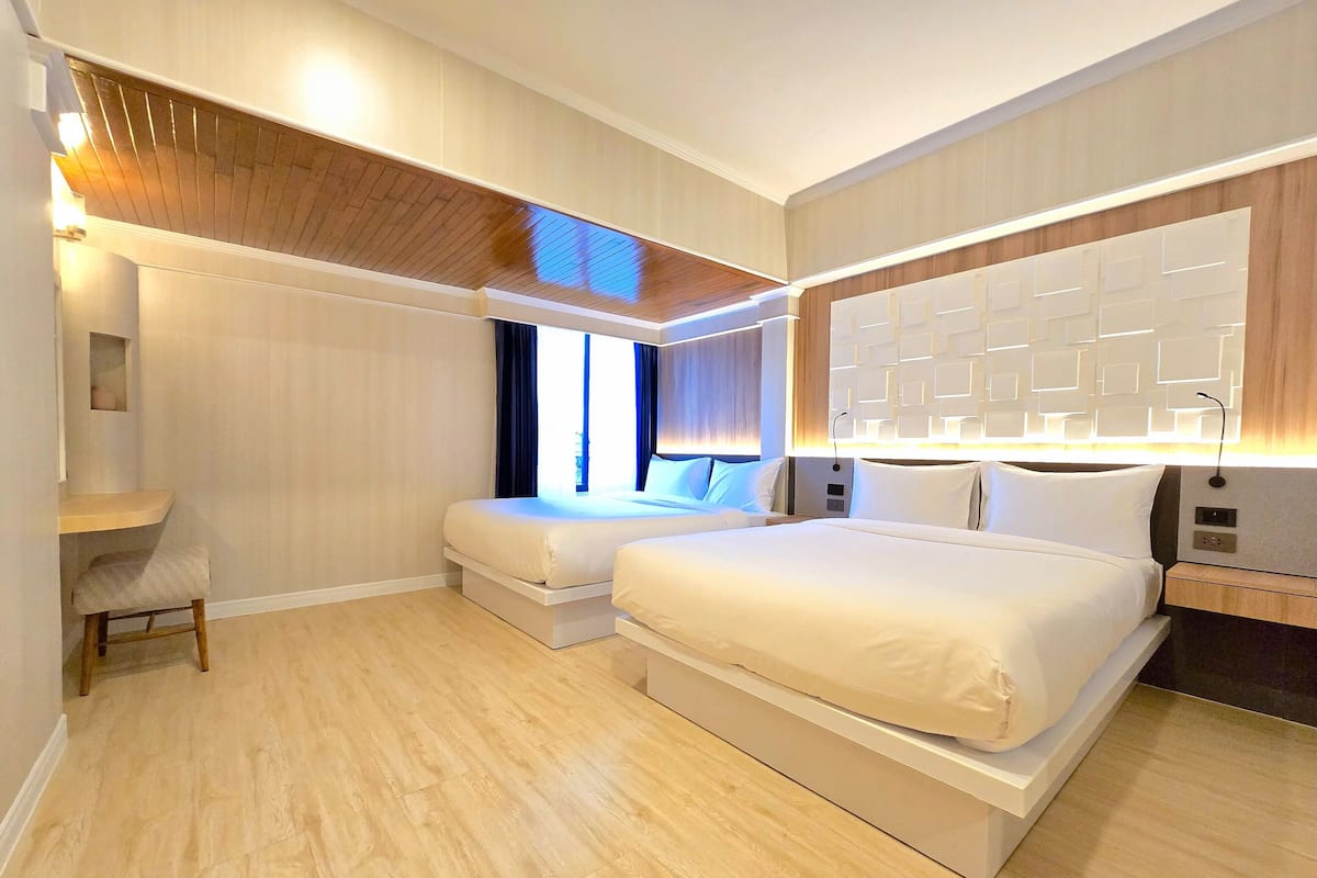 Deluxe Quadruple Room