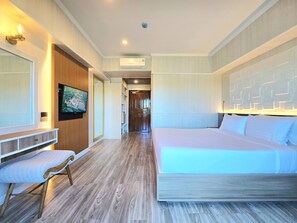 Deluxe Double Room | In-room safe, blackout drapes, soundproofing, free WiFi