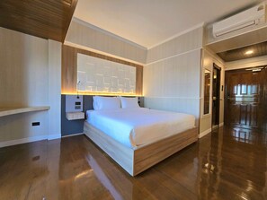 ห้องดีลักซ์ดับเบิล | ตู้นิรภัยในห้องพัก, ผ้าม่านกันแสง, ห้องเก็บเสียง, Wi-Fi ฟรี