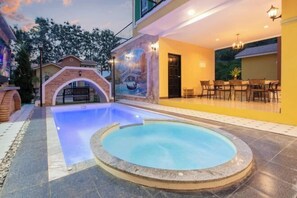 Outdoor pool - Venice de Pool Villa, Marino Khaoyai (Pak Chong)