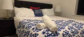 4bed House - Direct Links Into Central London